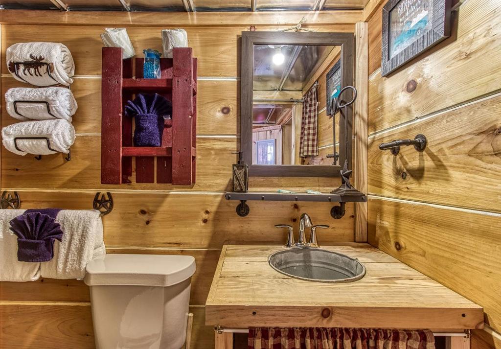 The Tiny Barn, 1089 Free Tickets Each Paid Day, Dollywood And More Sevierville Εξωτερικό φωτογραφία